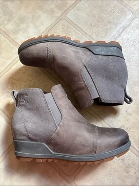 Sorel Evie Chelsea Wedge Ankle Boots Womens 7.5 Gray Suede Pull On NL3816-053
